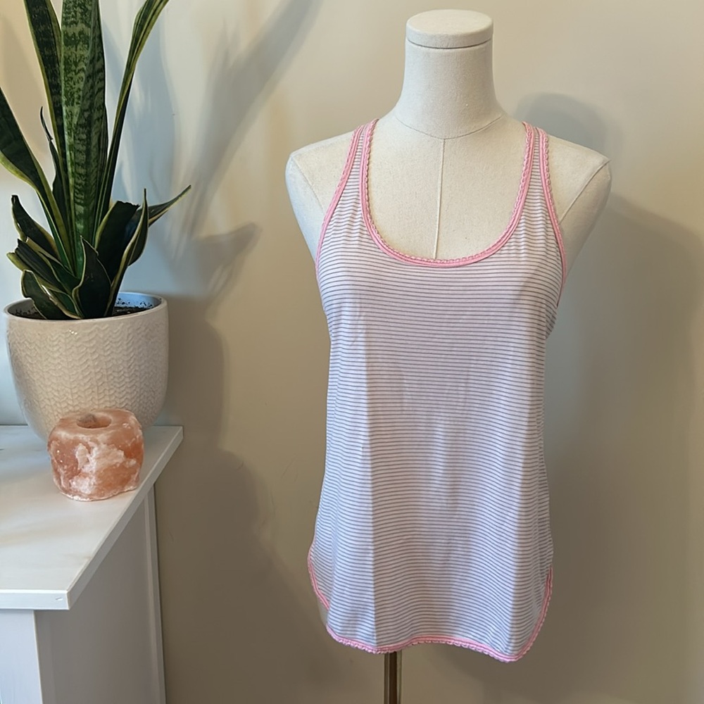 Lululemon Singlet pink "silver Sz 4 sweat wicking